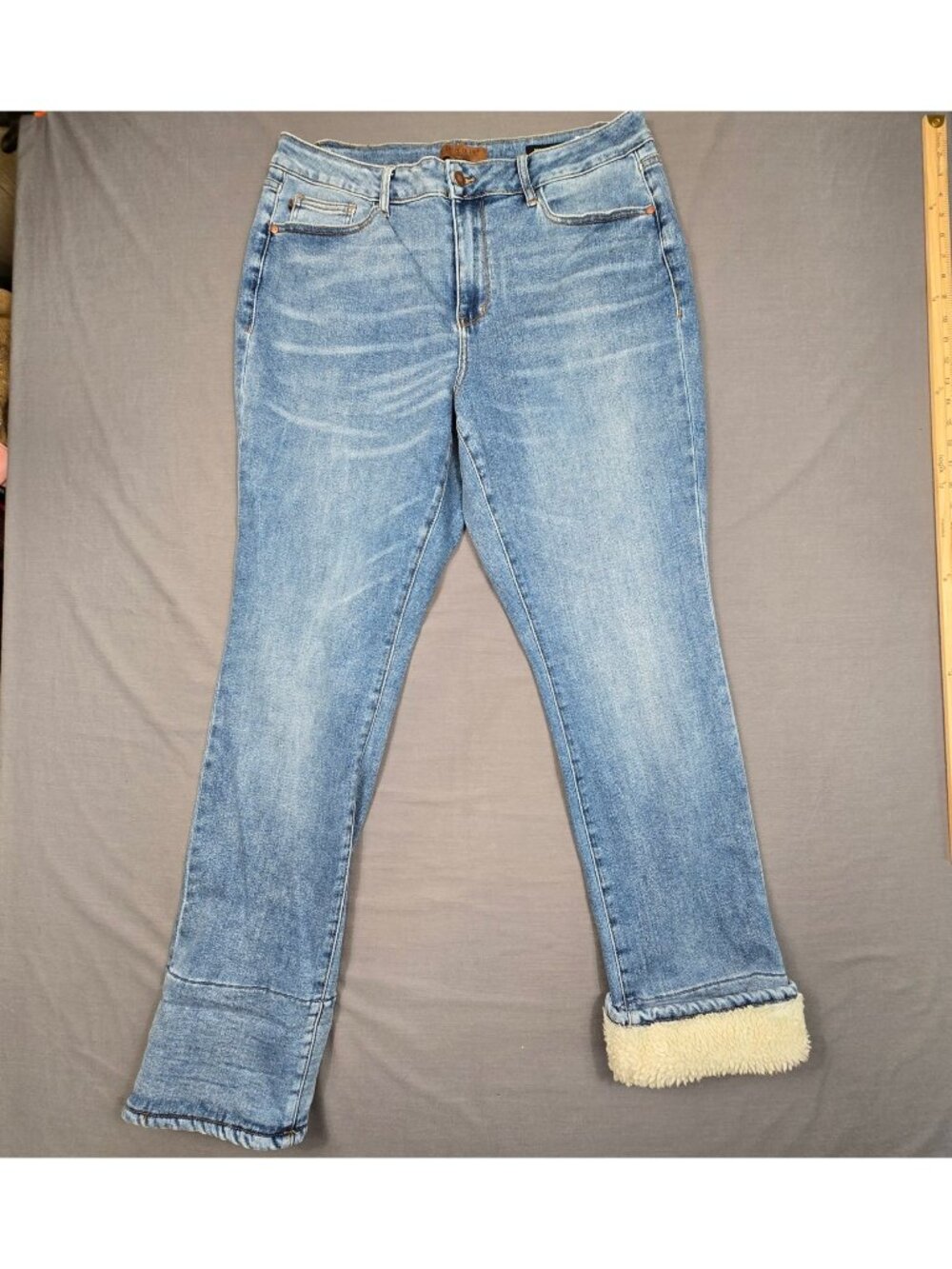 Judy Blue Womens 18W Straight Fit Sherpa Cuffed Jeans Light Blue Denim Stretch